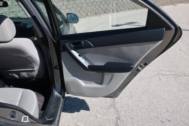 2010 Kia Forte EX - Photo 16