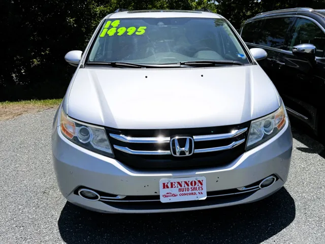 2014 Honda Odyssey Touring's photo