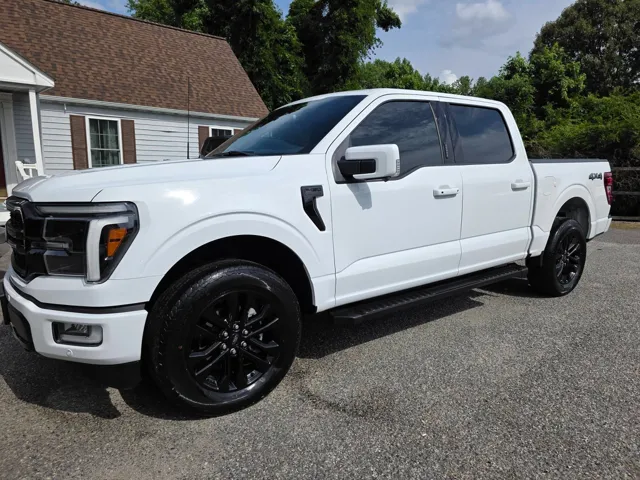 2024 Ford F-150 Lariat 4x4 SuperCrew 145 in's photo
