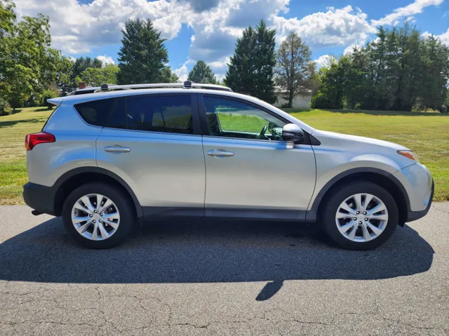 2013 Toyota RAV4 Limited photo 5