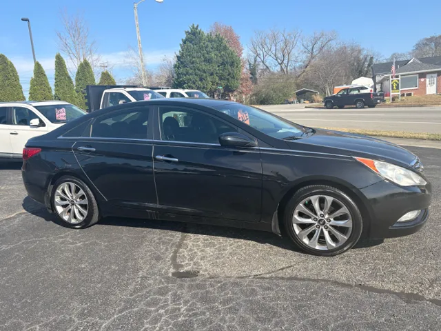 2012 Hyundai Sonata Limited photo 2