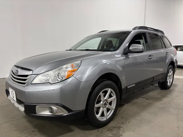 2011 Subaru Outback I Limited's photo