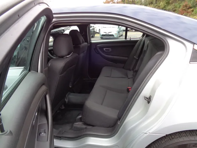 2016 Ford Taurus - Photo 11