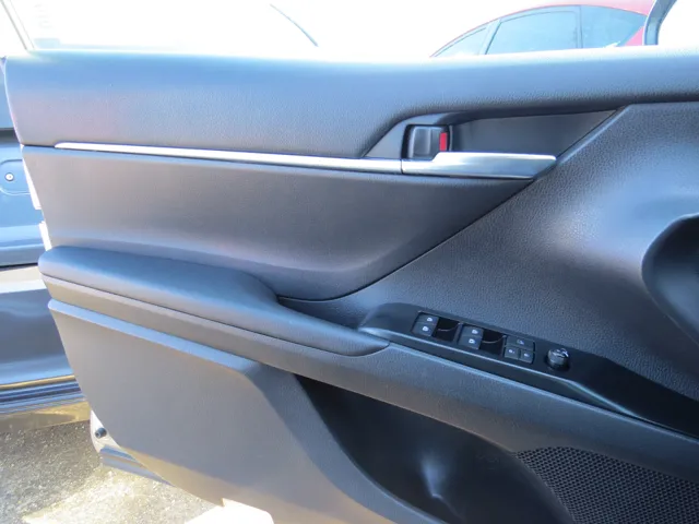 2019 Toyota Camry LE photo 8