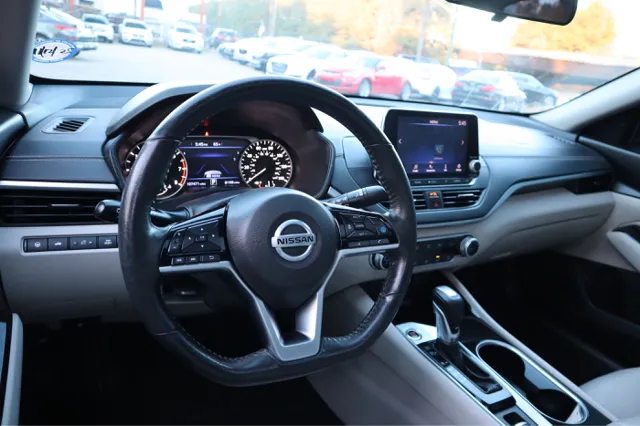 2022 Nissan Altima SV - Photo 13