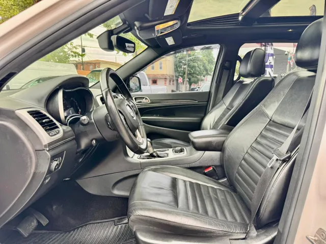 2018 Jeep Grand Cherokee Limited Sterling Edition - Photo 13