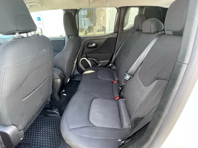2016 Jeep Renegade Latitude - Photo 13