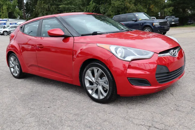 2016 Hyundai Veloster Base photo 5
