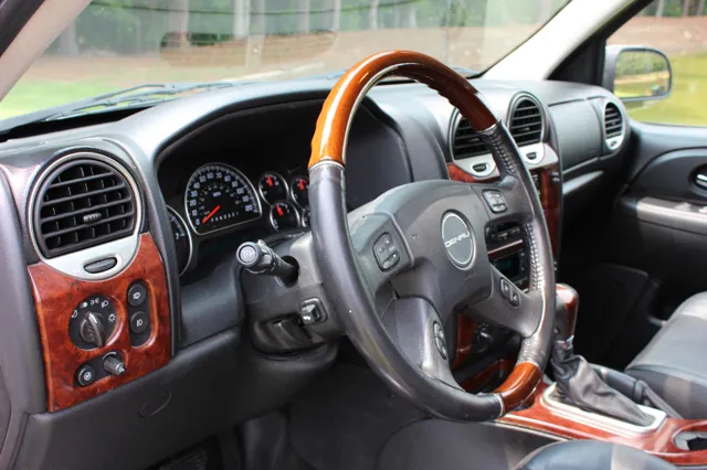 2008 GMC Envoy Denali - Photo 23