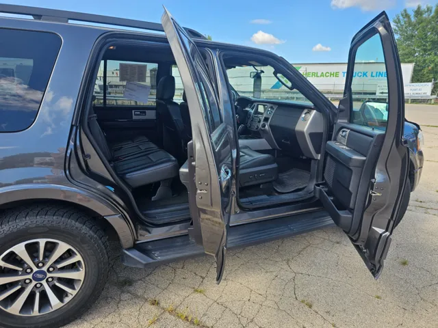 2016 Ford Expedition XLT - Photo 19