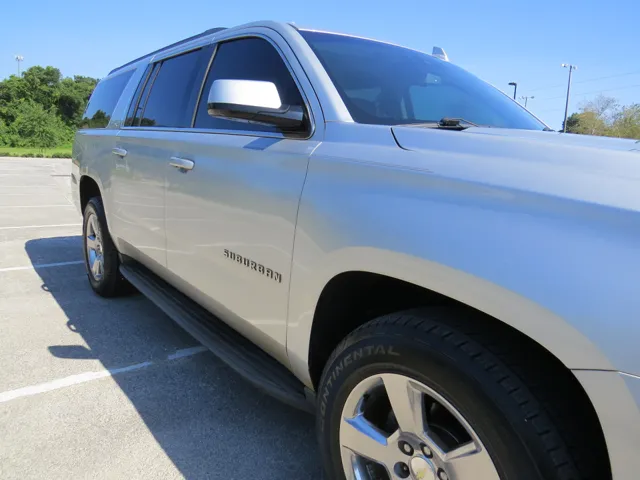2017 Chevrolet Suburban LT photo 28
