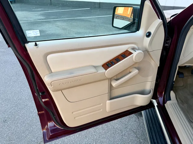 2006 Ford Explorer Eddie Bauer - Photo 18