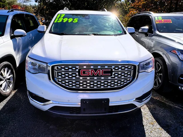 2017 GMC Acadia Denali's photo