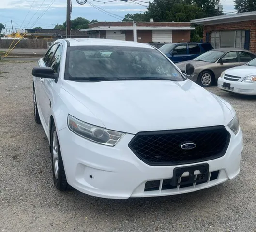 2013 Ford Taurus's photo