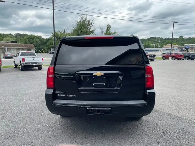 2019 Chevrolet Suburban LT photo 6