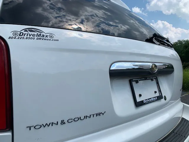 2006 Chrysler Town & Country LX photo 18