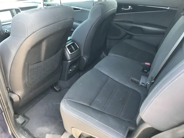 2020 Kia Sorento LX - Photo 12
