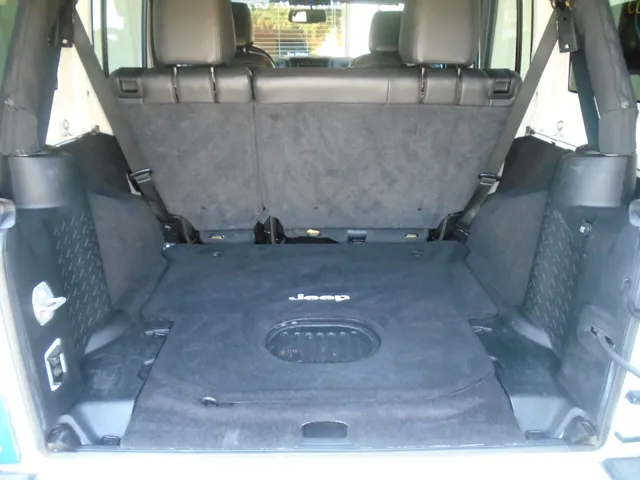 2015 Jeep Wrangler Unlimited Sahara - Photo 25