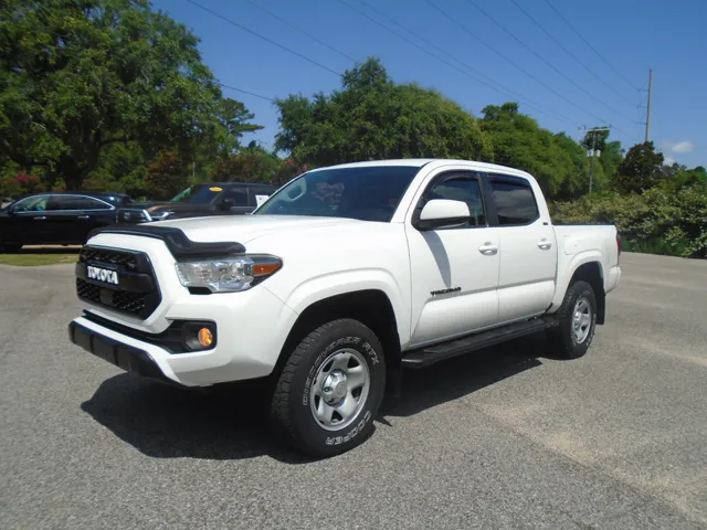 2019 Toyota Tacoma SR5's photo