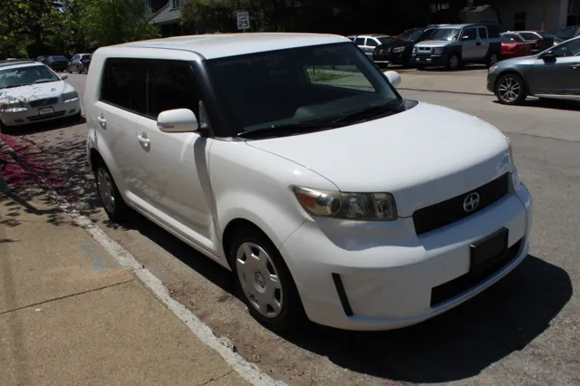 2008 Scion xB photo 2