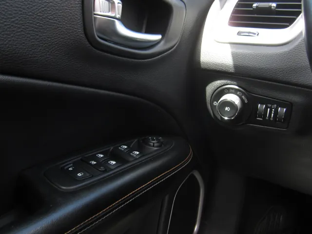 2017 Jeep All-New Compass Latitude - Photo 21