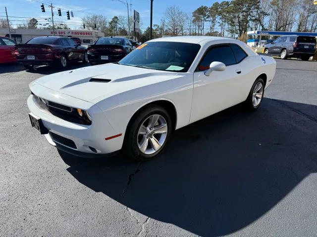 2023 Dodge Challenger SXT's photo