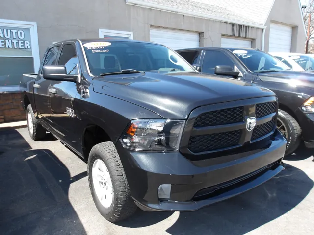 2016 RAM 1500 Express 4x4 Crew Cab 5'7's photo