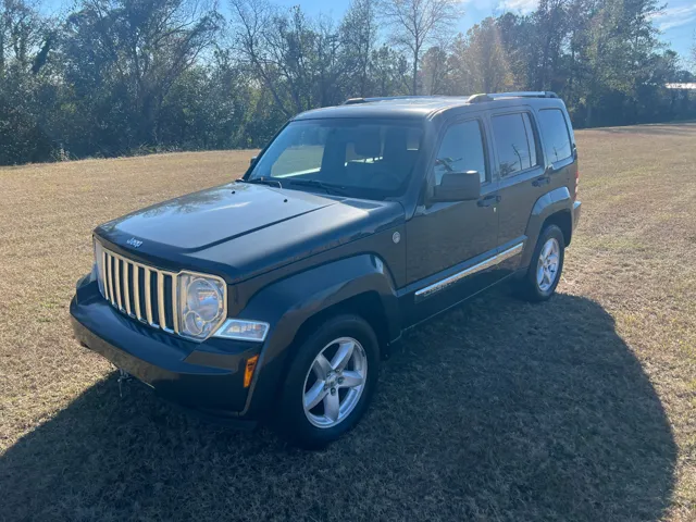 2011 Jeep Liberty Limited's photo