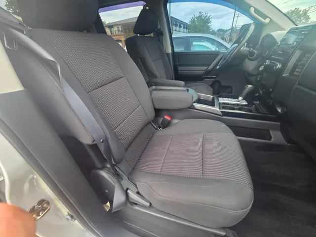 2013 Nissan Titan SV - Photo 8