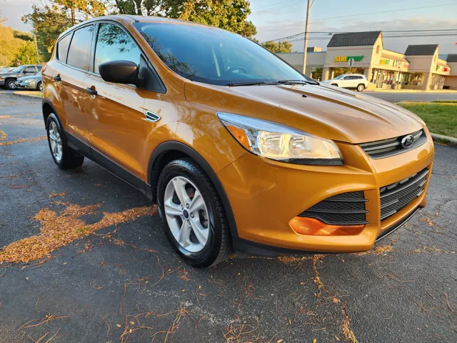 2016 Ford Escape S photo 2