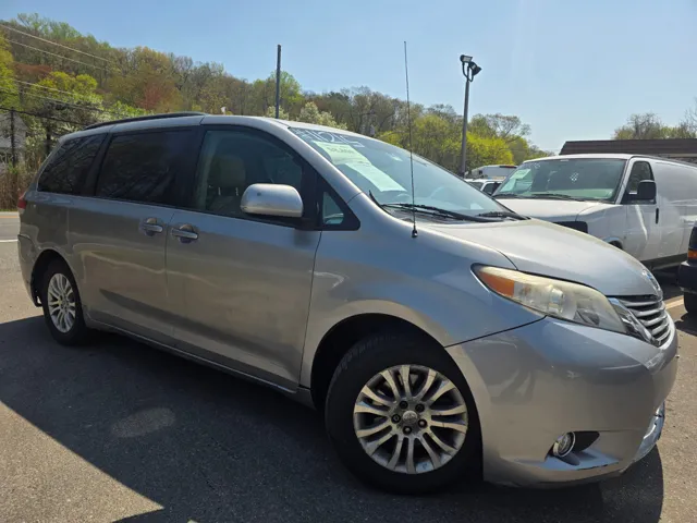 2012 Toyota Sienna XLE