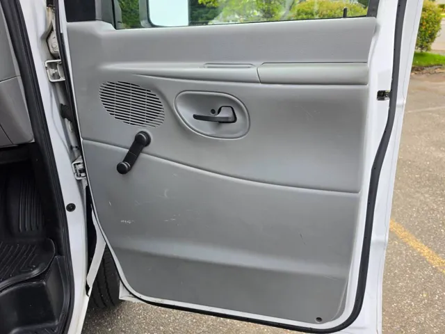 2011 Ford Econoline - Photo 10