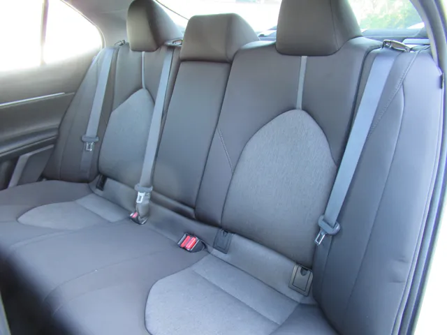 2021 Toyota Camry LE - Photo 12