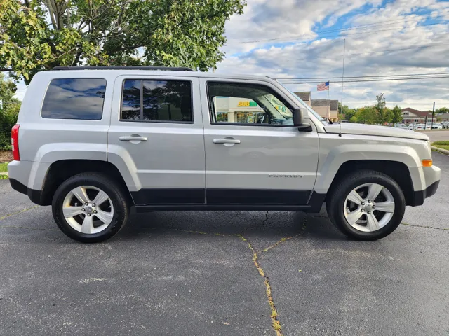 2011 Jeep Patriot Latitude photo 3