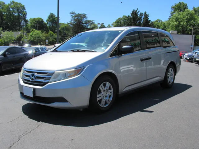 2013 Honda Odyssey LX - Photo 3