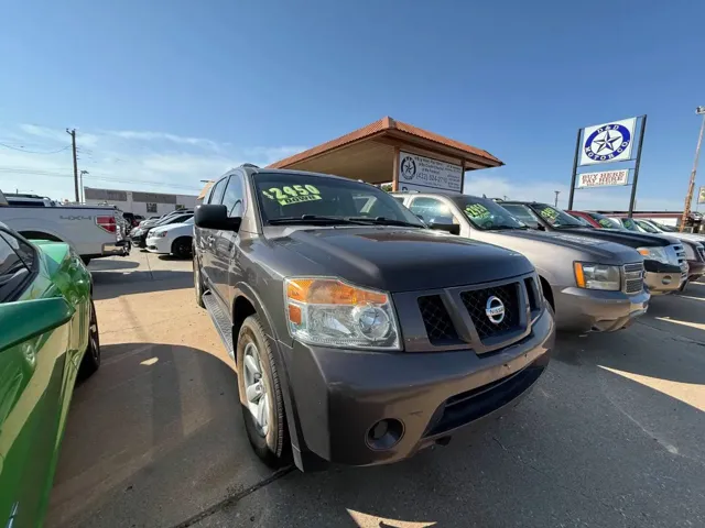 2015 Nissan Armada SV's photo