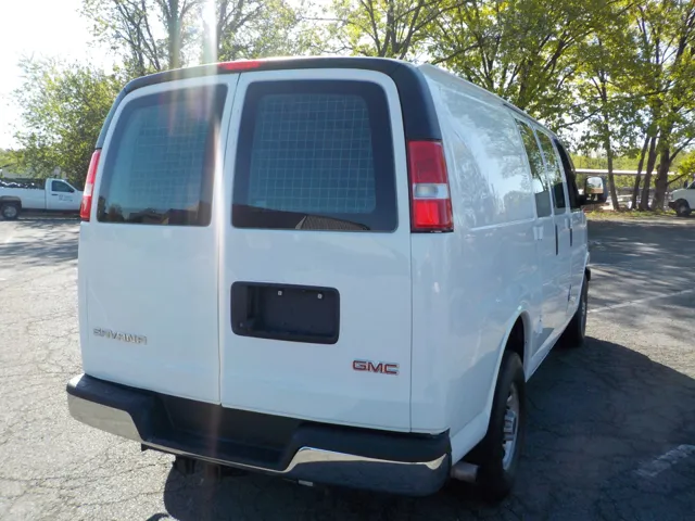 2022 GMC Savana Cargo Work Van - Photo 14