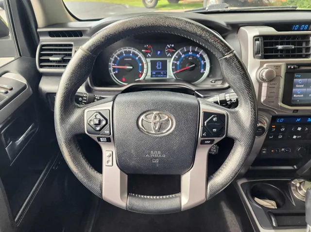 2014 Toyota 4Runner Limited 4WD V6 photo 19
