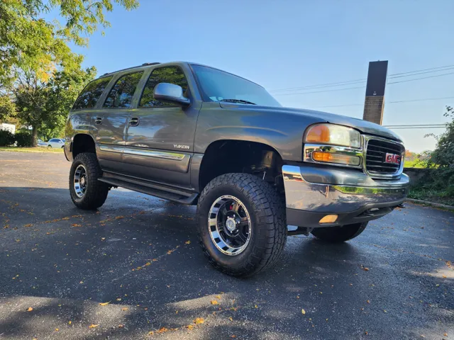 2001 Gmc Yukon SLE photo 3