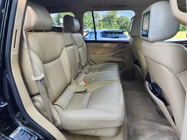 2010 Lexus LX 570 photo 15