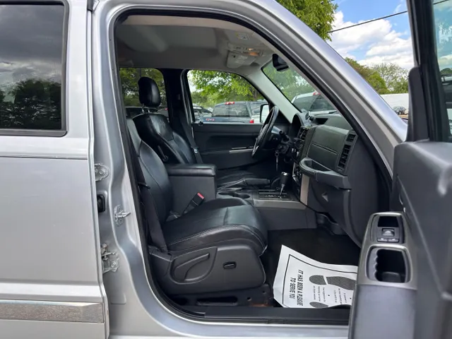 2011 Jeep Liberty Limited - Photo 32