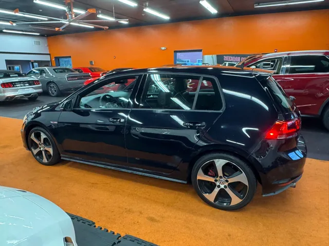 2015 Volkswagen Golf GTI SE photo 4