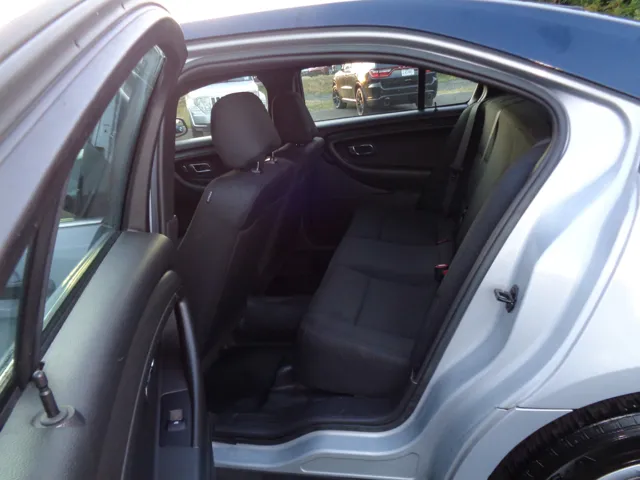 2016 Ford Taurus - Photo 12