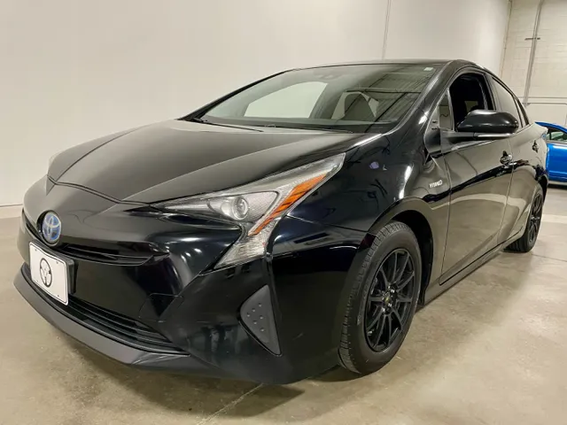 2017 Toyota Prius Two's photo