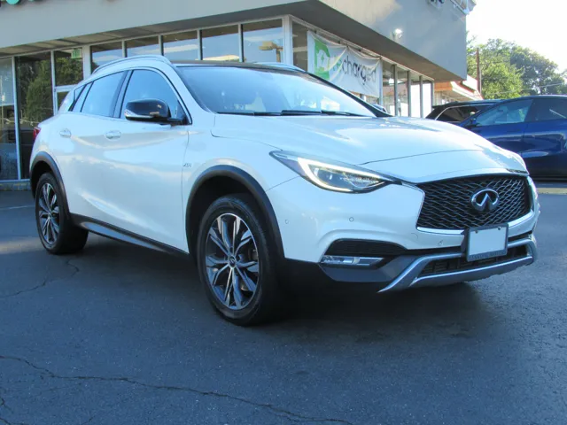 2017 INFINITI QX30