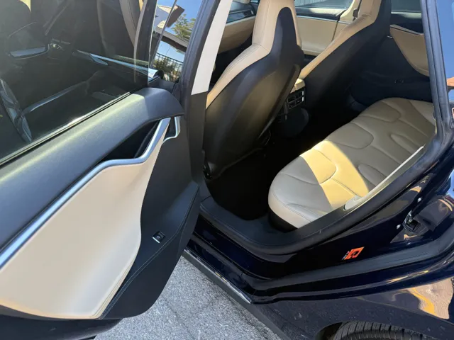 2014 Tesla Model S S - Photo 34