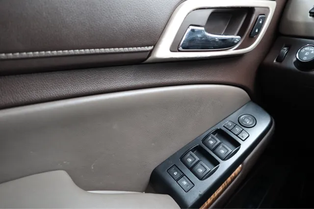 2015 Gmc Yukon Denali XL photo 16