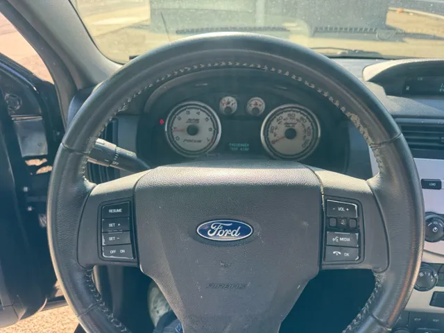 2011 Ford Focus SE - Photo 14
