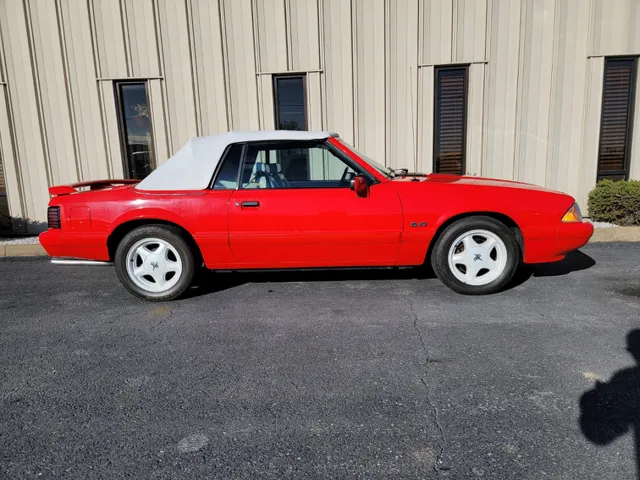 1992 Ford Mustang's photo
