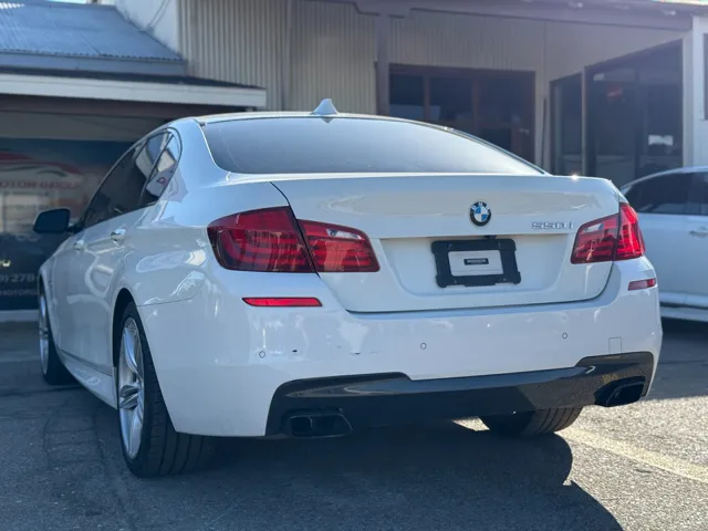 2012 BMW 5 Series 550i - Photo 8
